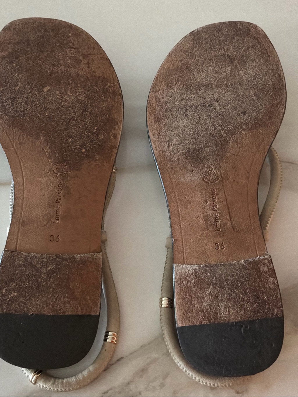 Laurie Bijoux Cream Leather Strappy Toe-Ring Flats — image 5 of 8